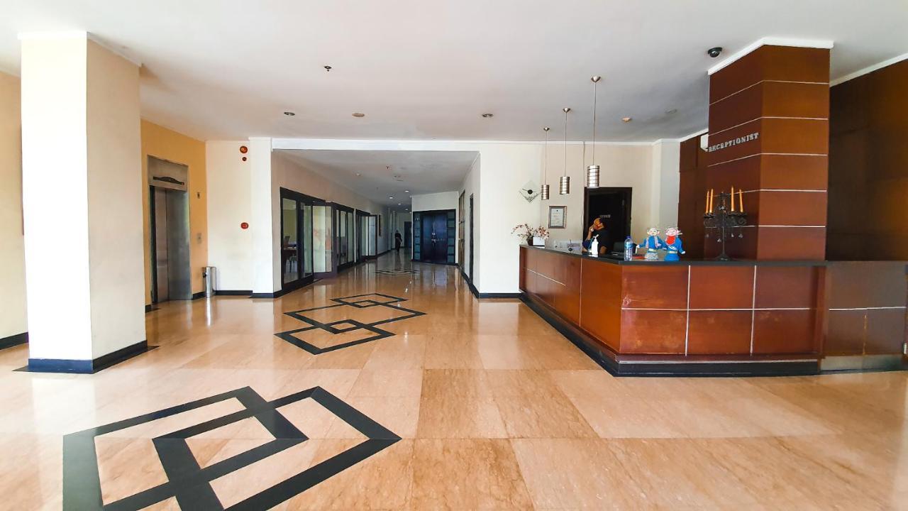 N1 Hotel Tanah Abang Jakarta Exterior foto