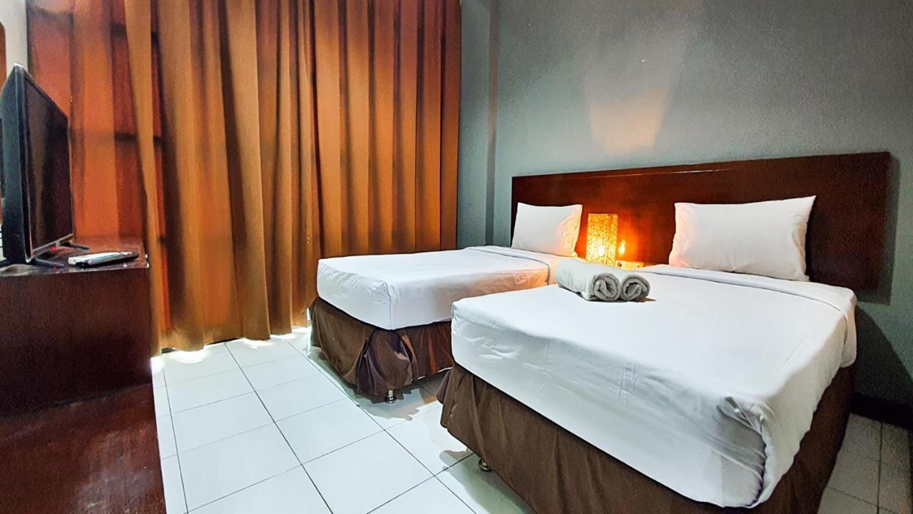 N1 Hotel Tanah Abang Jakarta Exterior foto